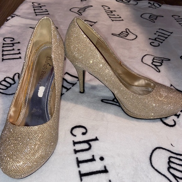 Sparkly gold David’s Bridal heels - Picture 1 of 4